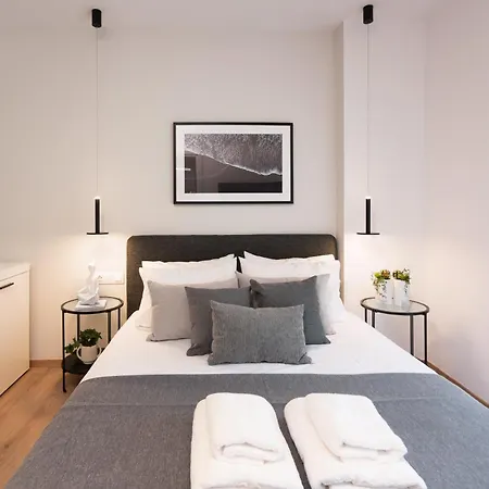 Kosmos Luxury Residences Apartment *
