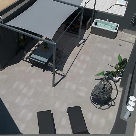Kosmos Luxury Residences Apartment *